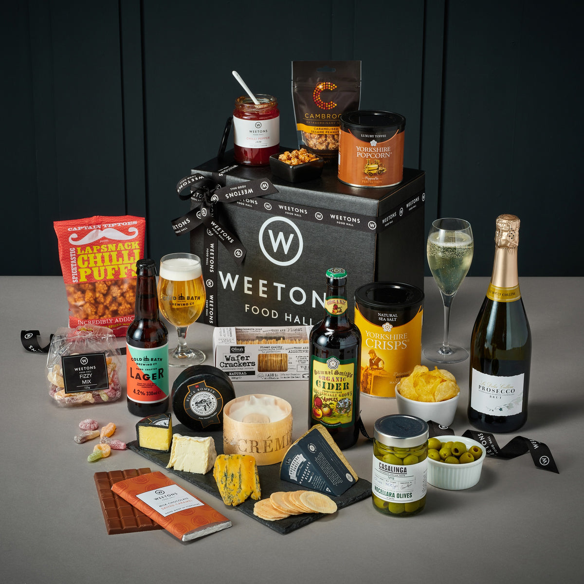The Deluxe Sharing Treat Christmas Hamper